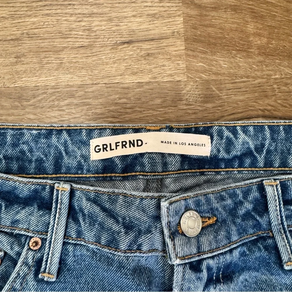 GRLFRND Hailey Low Rise Slim Boot Light Vintage Wash Split Hem Flare Jeans Sz 28